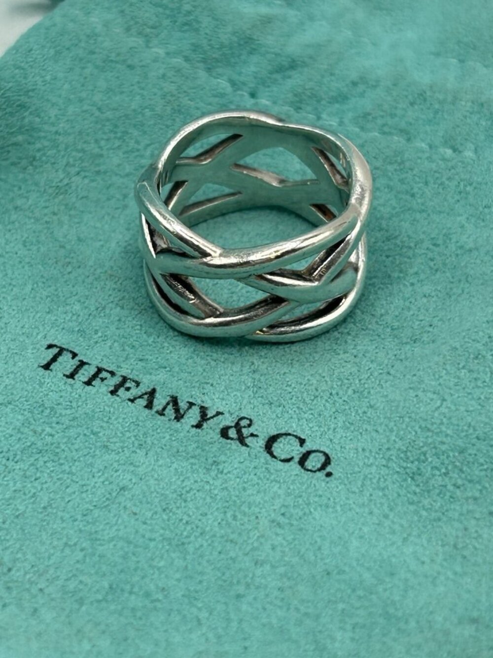 Tiffany and Co Sterling Silver Braided Criss Cross Band Ring Size 7 Celtic Knot - Picture 15 of 16